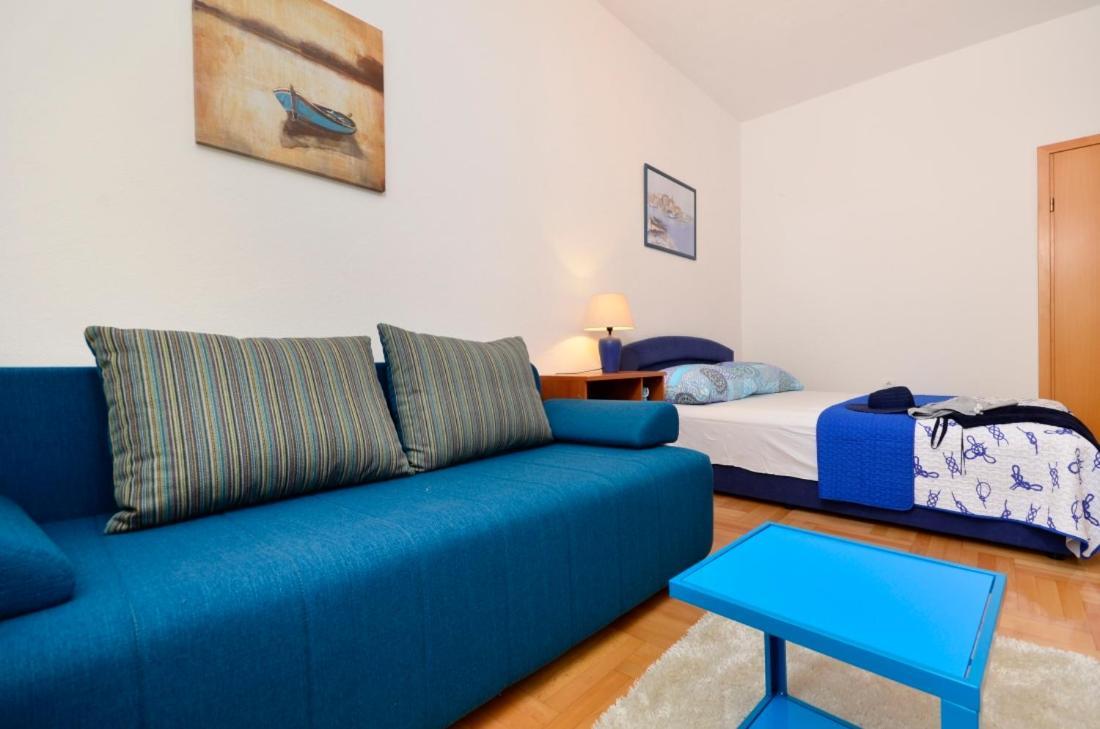 Jana Apartment *