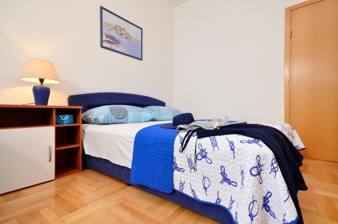 Jana Apartment *